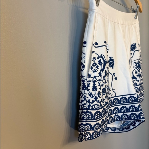 Dynamite High Waist White and Blue Shorts size XS - Picture 4 of 8